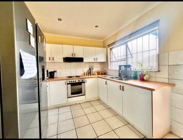 3 BEDROOM TOWNHOUSE FOR SALE IN CLELAND